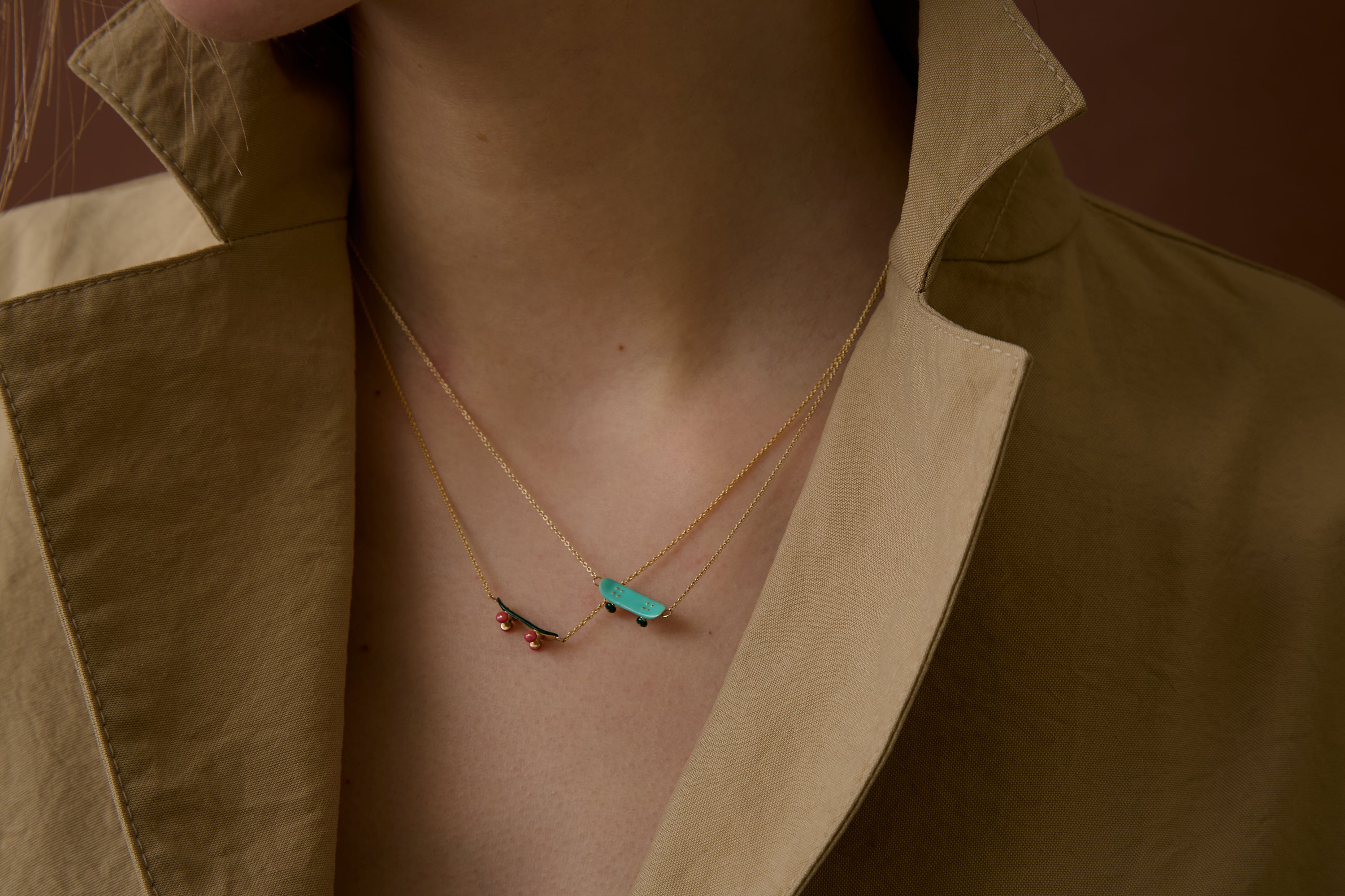 SKATE BLUE NECKLACE